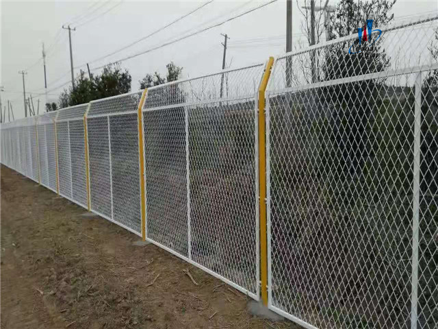 永康鋼板網護欄圖片5